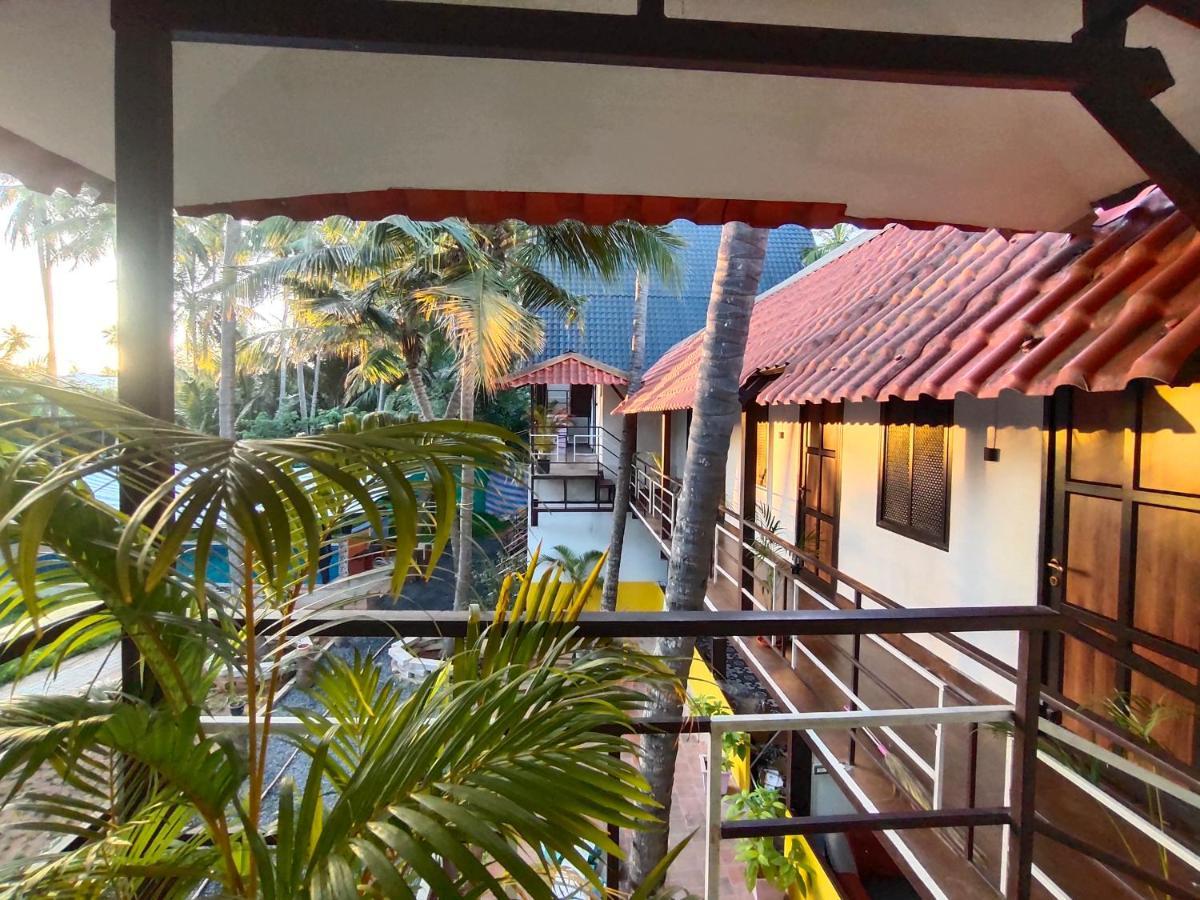 Pv Cottages - Serenity Beach Пондичери Екстериор снимка