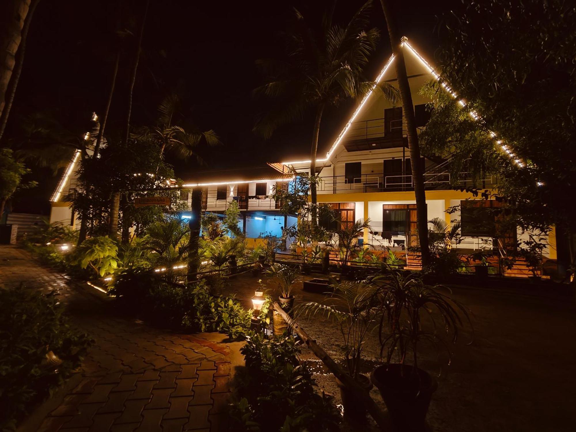 Pv Cottages - Serenity Beach Пондичери Екстериор снимка