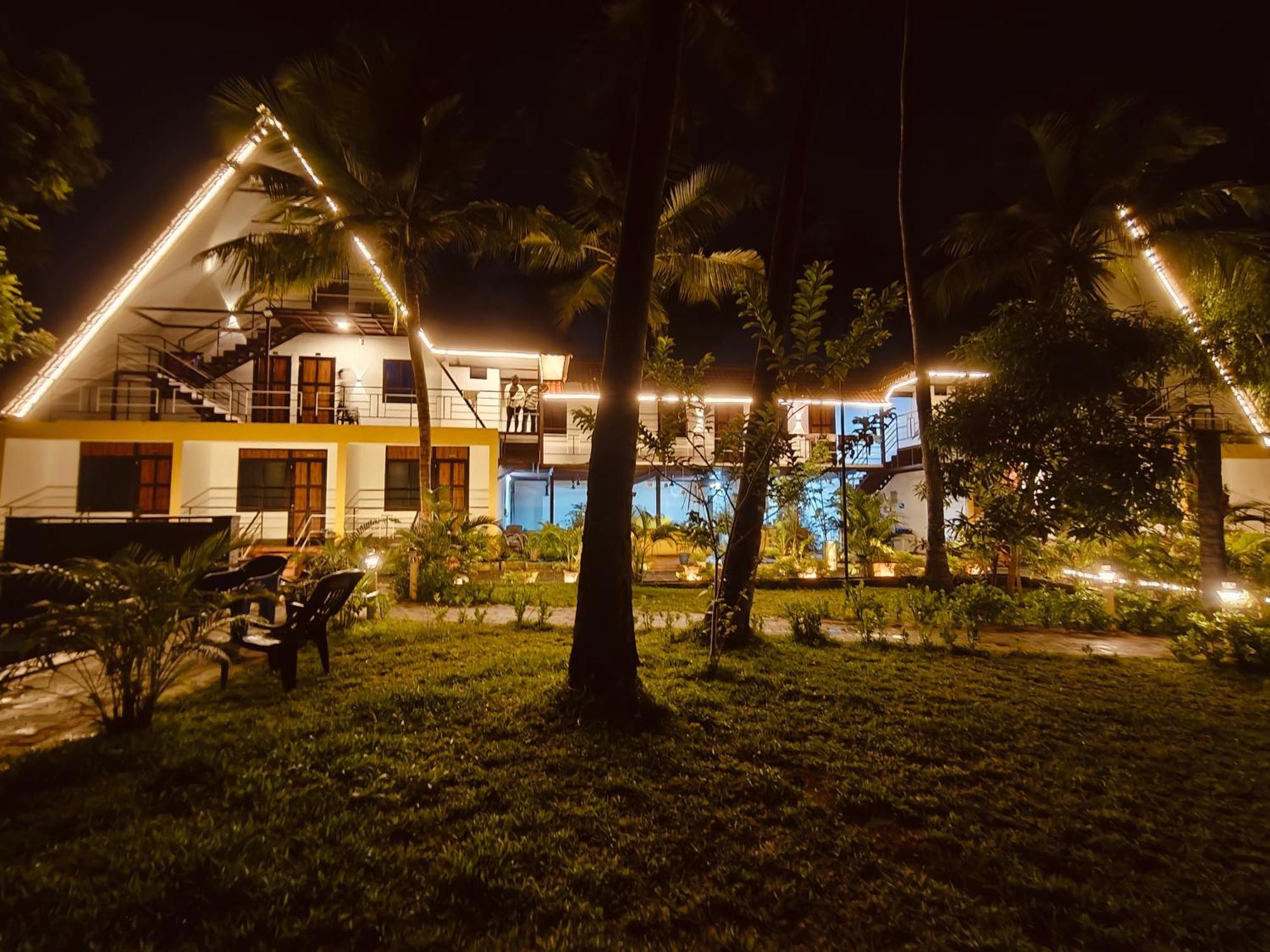 Pv Cottages - Serenity Beach Пондичери Екстериор снимка