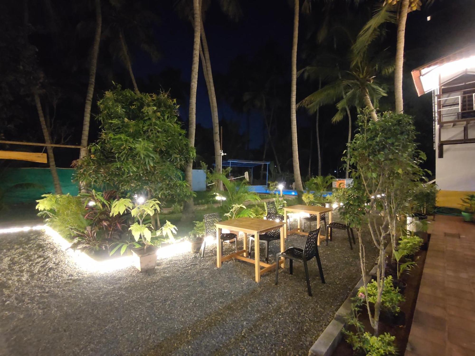 Pv Cottages - Serenity Beach Пондичери Екстериор снимка