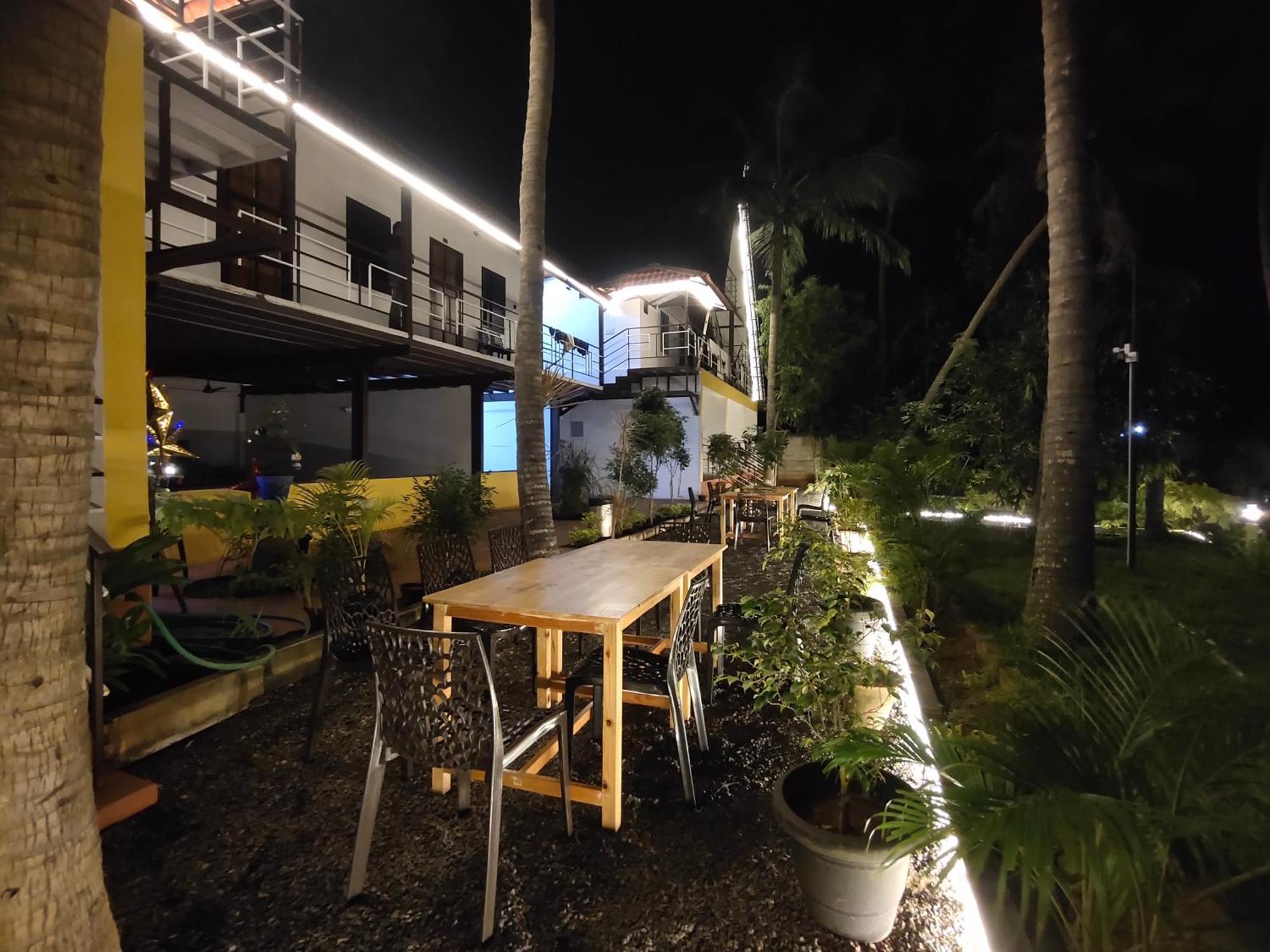 Pv Cottages - Serenity Beach Пондичери Екстериор снимка