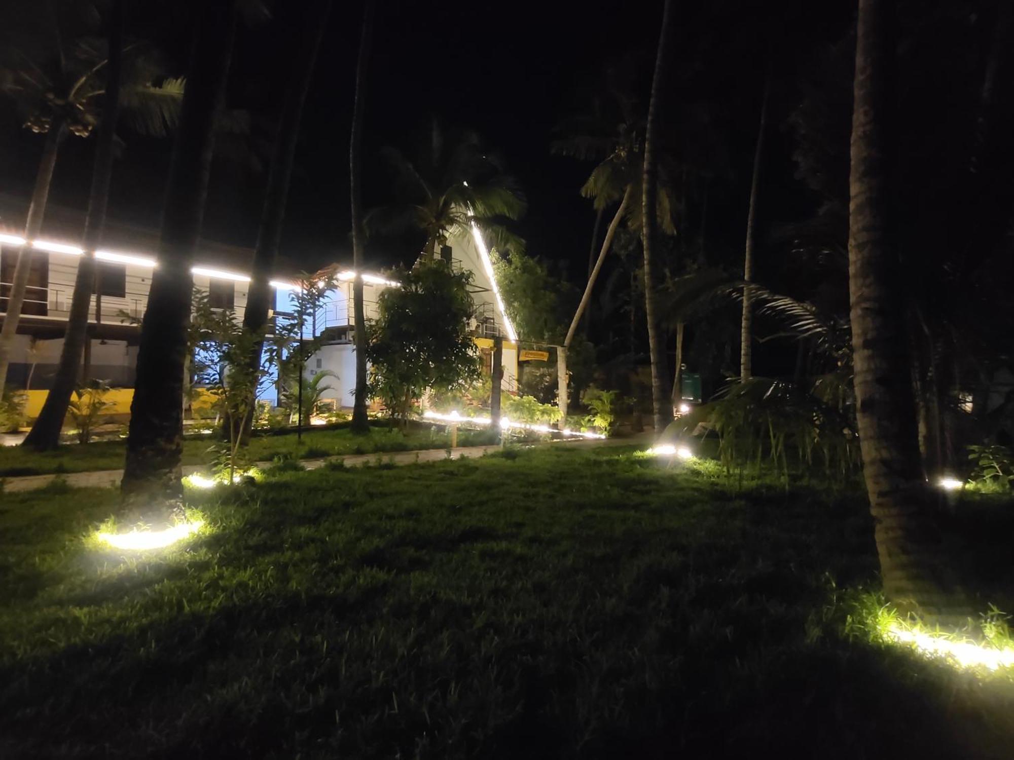 Pv Cottages - Serenity Beach Пондичери Екстериор снимка